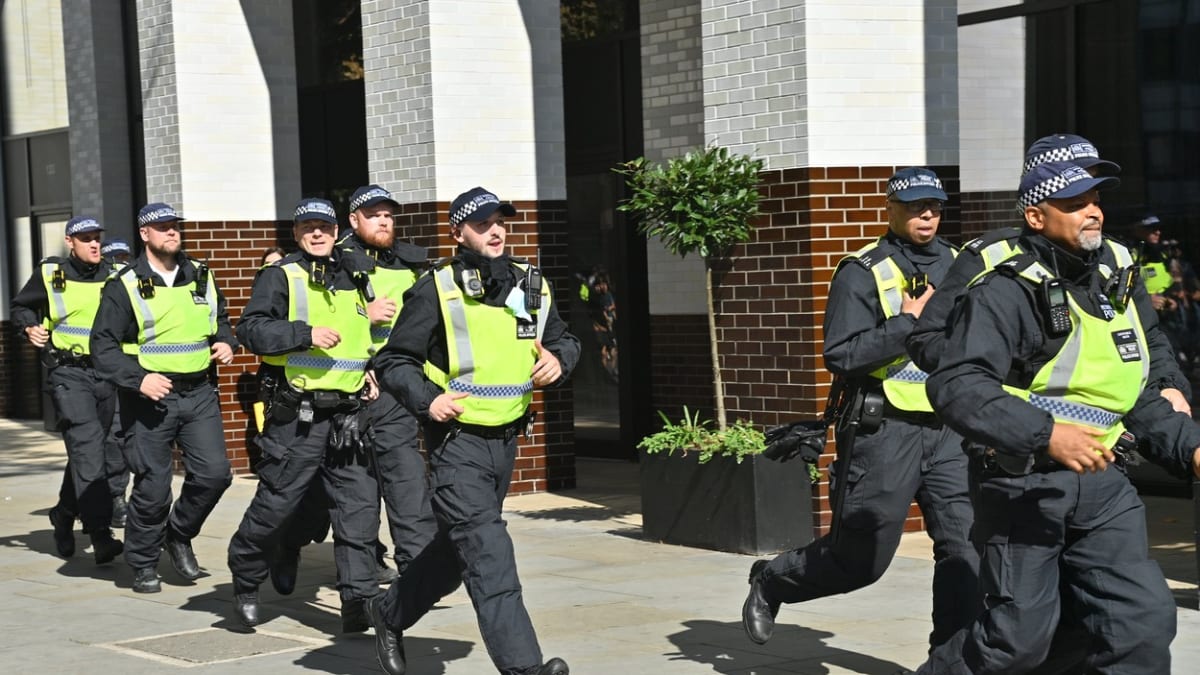 Londýnští policisté v poklusu