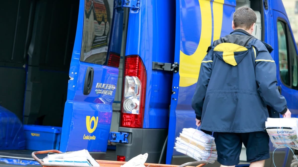 Česká pošta se v případu údajné mzdové diskriminace zatím stále odvolává, tvrdí její šéf Roman Knap.