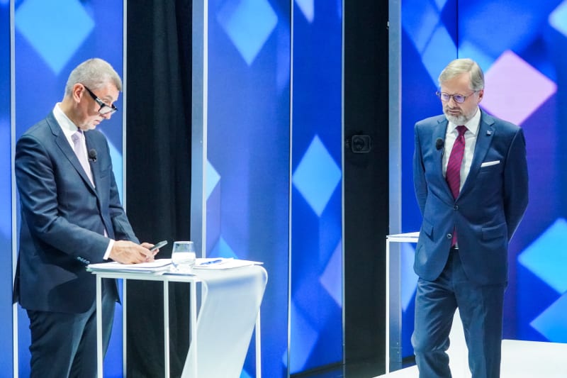 Andrej Babiš a Petr Fiala před debatou na CNN Prima NEWS