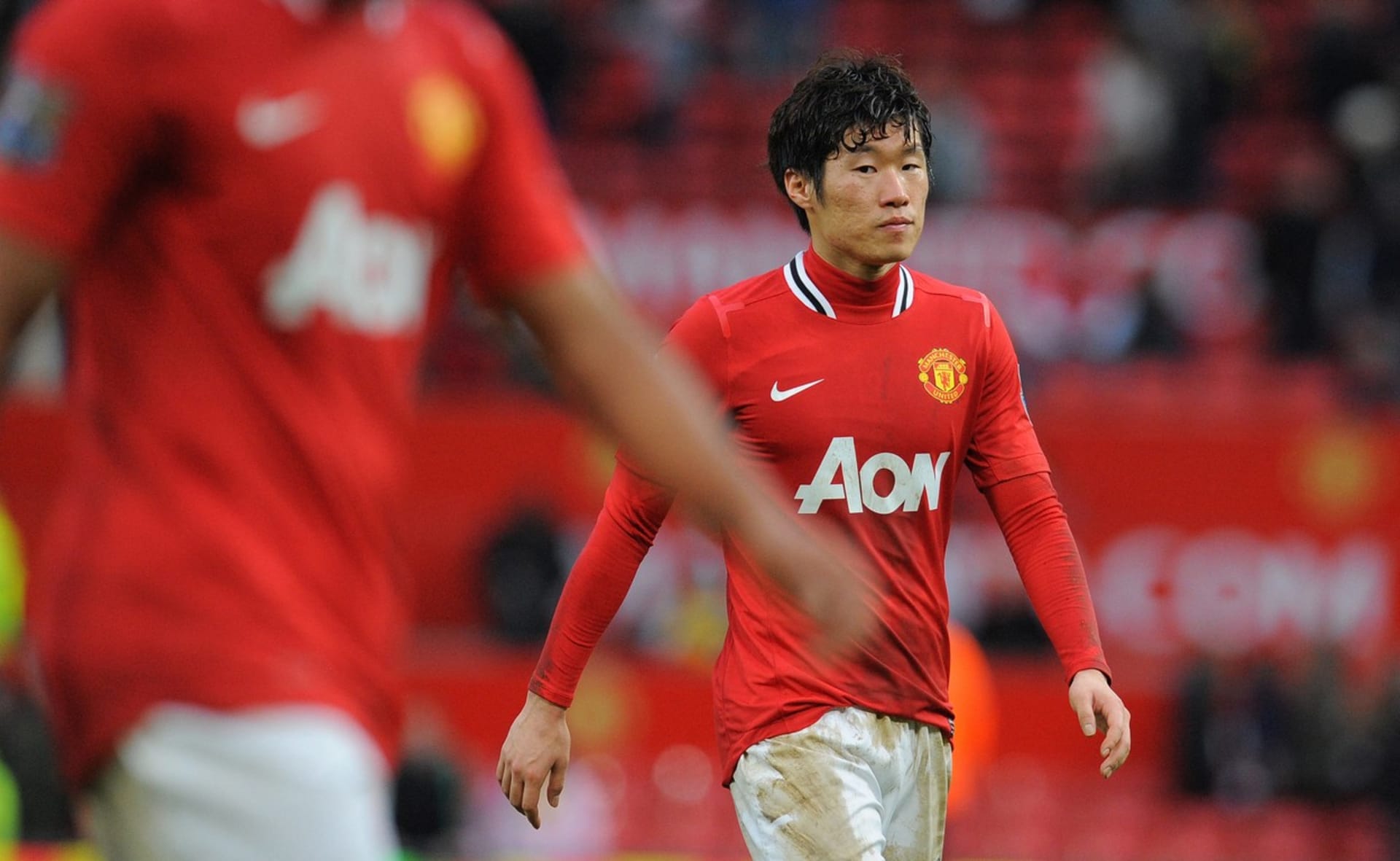 Někdejší hráč Manchesteru United Pak Či-song žádá fanoušky, aby nepoužívali pokřik, v němž se zpívá o Korejcích, kteří jedí psí maso.
