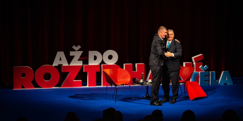 Premiér Andrej Babiš se svým maďarským protějškem Viktorem Orbánem