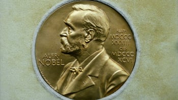 Nobelovu cenu za chemii získali dva Američané a Dán za molekulární výzkum