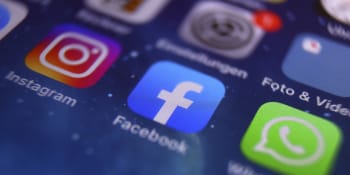 Výpadek Facebooku by mohl být krytí pro krádež dat. Je to ale spekulace, míní expert