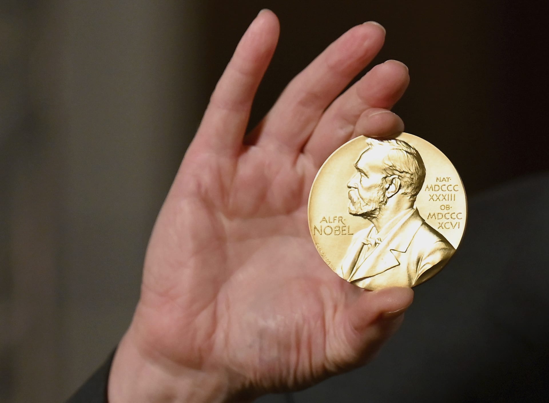 Němec Benjamin List a Američan David MacMillan obdrželi Nobelovu cenu za chemii. 