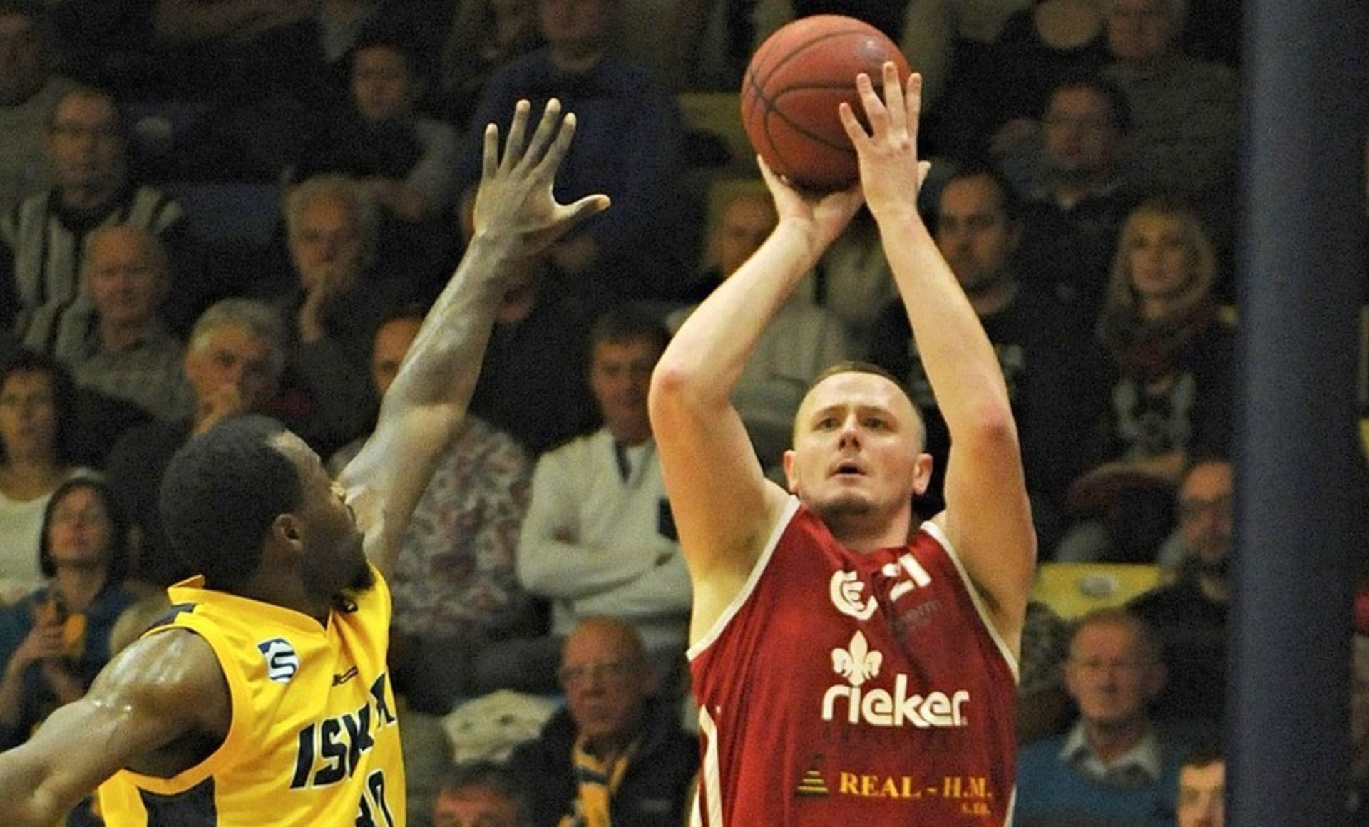 Basketbalista Michal Maslík prohrál boj s covidem.