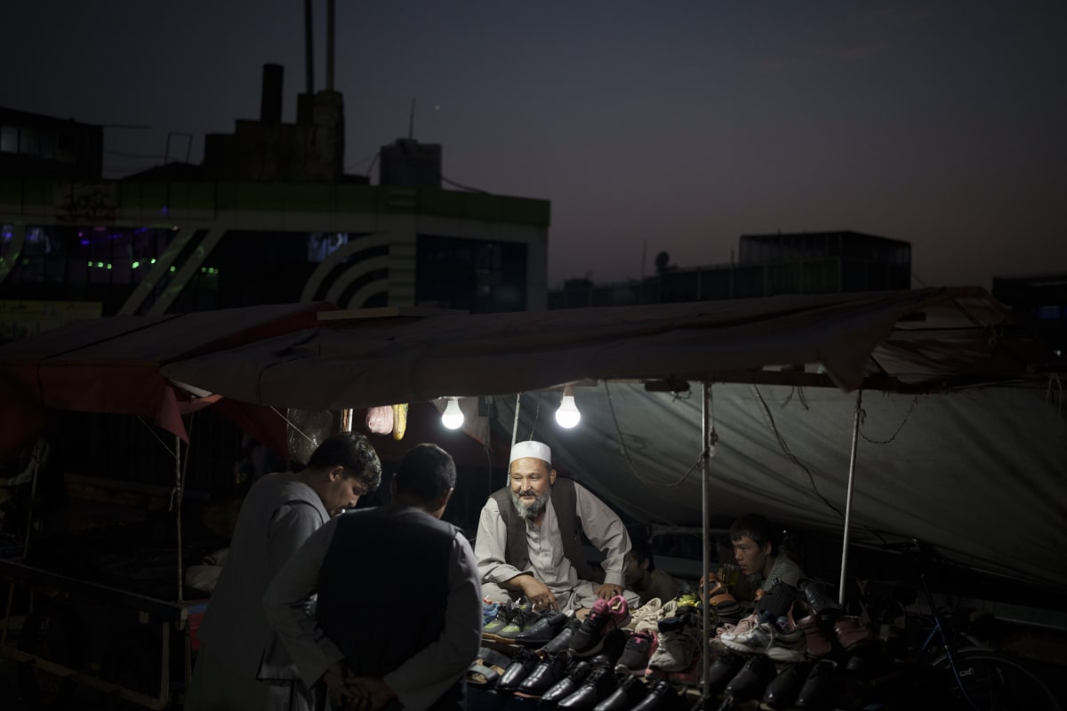 Prodejce bot v Kábulu