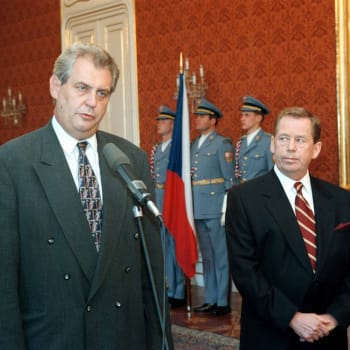 Miloš Zeman při jmenování premiérem s tehdejším prezidentem Václavem Havlem