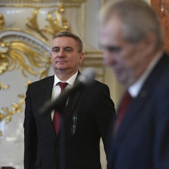 Hradní kancléř Vratislav Mynář a prezident Miloš Zeman
