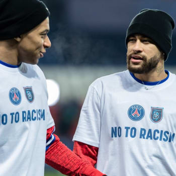 Spojení „No to racism“ pravidelně provází zápasy na evropské scéně. Přesto se rasismus na tribunách i v posledních letech pravidelně objevuje. Jak tyto prohřešky řeší UEFA?