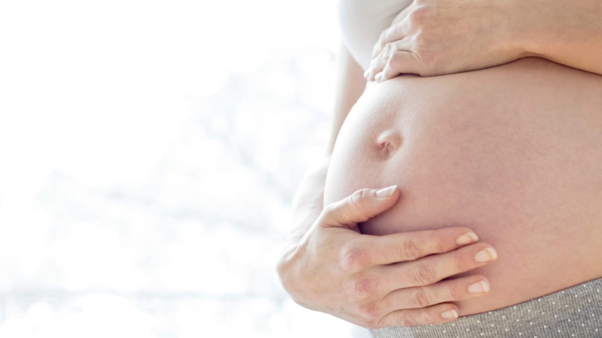 Britští odborníci nabádají těhotné ženy, aby se nechaly naočkovat proti covidu. (ilustrační foto)