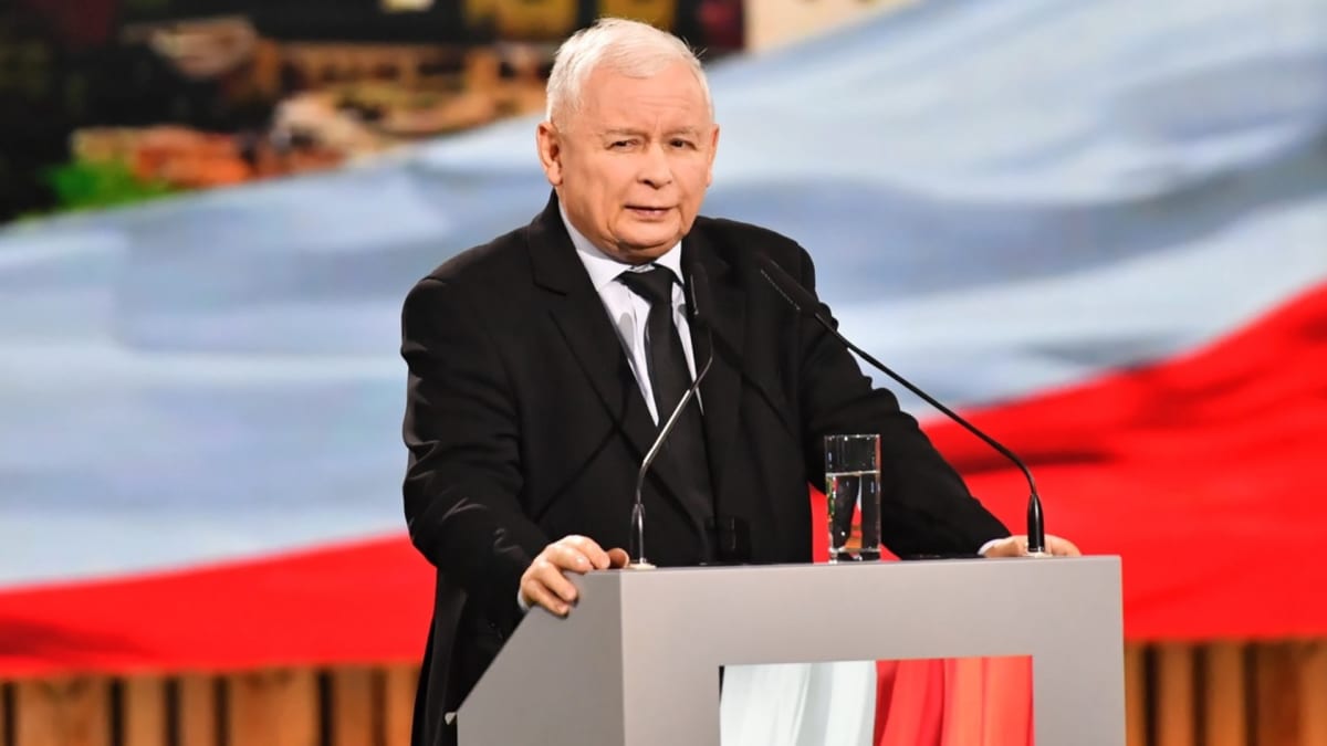 Předseda polské strany Právo a spravedlnost (PiS) Jaroslaw Kaczynski vyvolal pozdvižení svými výroky o ženách a porodnosti.