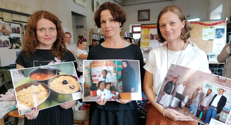 České mámy v boji s hladomorem. Členové spolku Pomůžu jak můžu se snímky z jejich veřejné jídelny v Jemenu