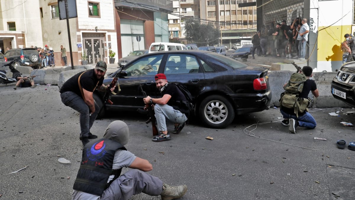 Střelba při protestu v Bejrútu si vyžádala nejméně 6 mrtvých a 20 zraněných