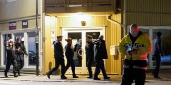 Lidé popisují brutální útok v Norsku: 34 minut hrůzy, proč to policii tak trvalo?   