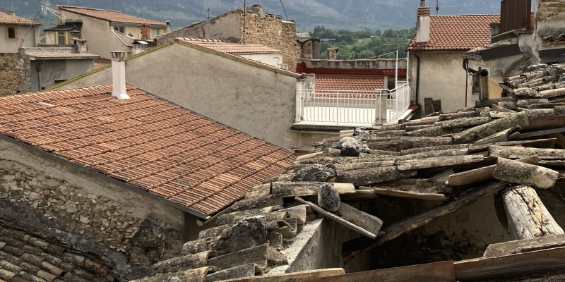 Město v minulosti poničilo zemětřesení.