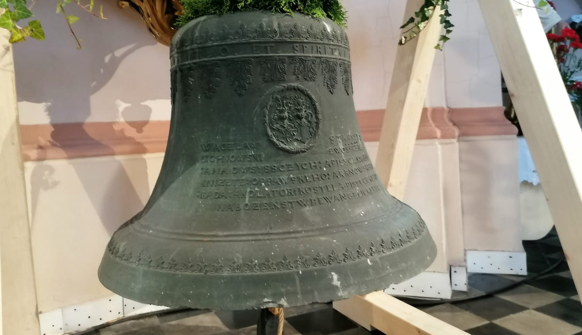 Zvon z roku 1649 nacisté zrekvírovali v roce 1942. Domů do Píště na Opavsku byl z Německa vrácen 16. října 2021.