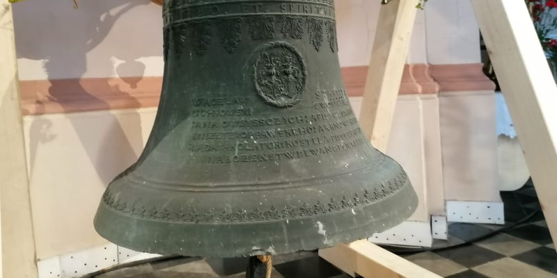 Zvon z roku 1649 nacisté zrekvírovali v roce 1942. Domů do Píště na Opavsku byl z Německa vrácen 16. října 2021.