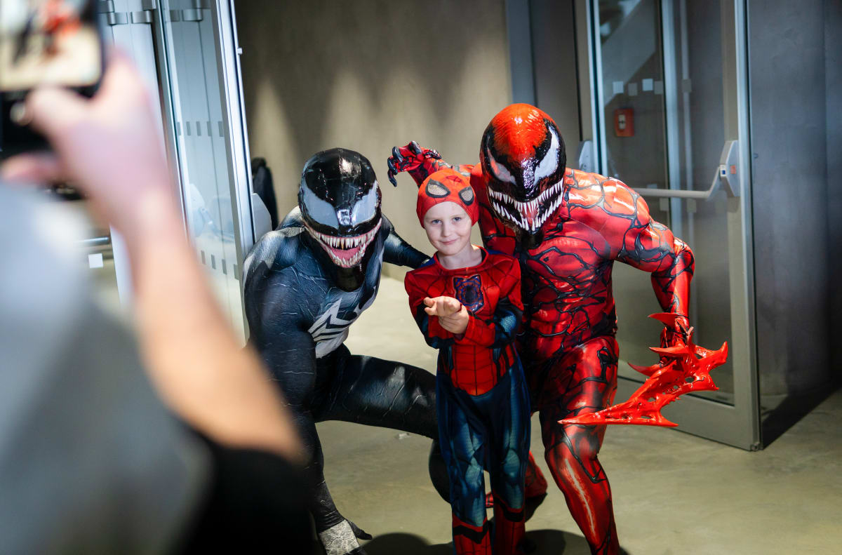 Někteří dětští návštěvníci se nebáli rovnou převléct do superhrdinských kostýmů.