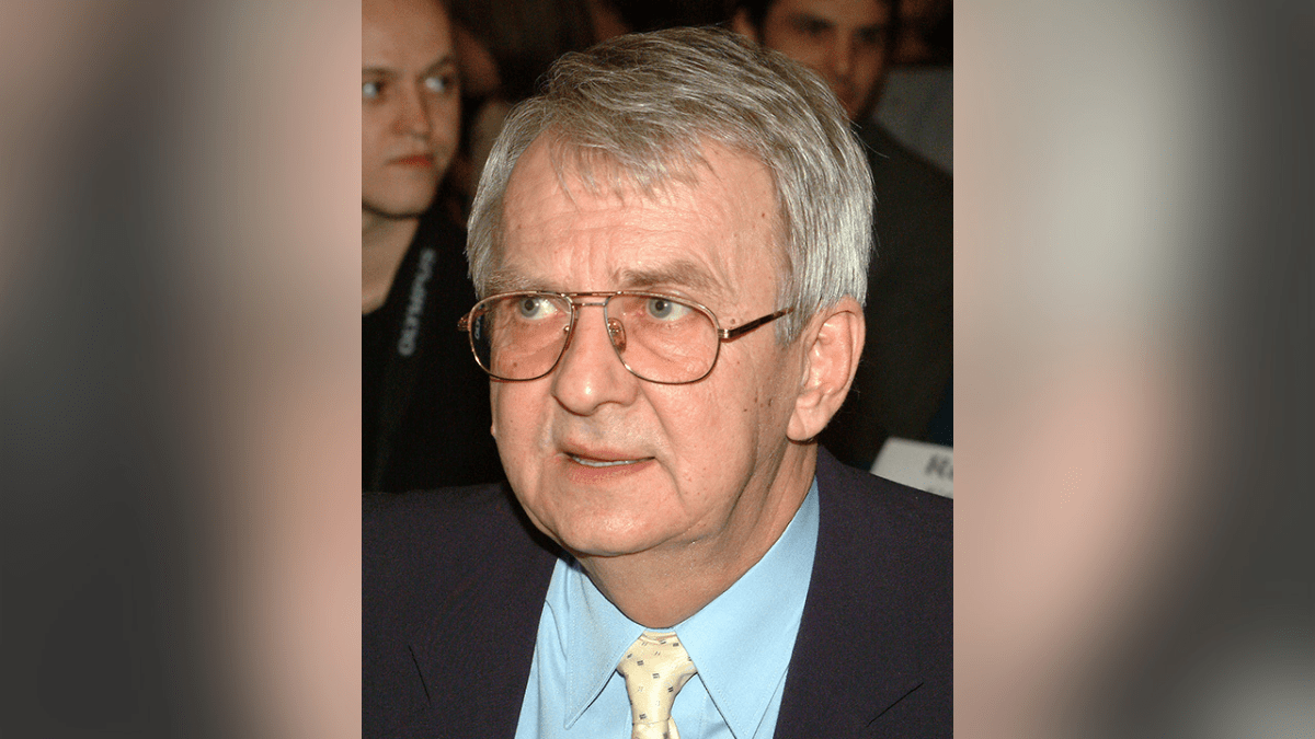 Zemřel populární moderátor předrevoluční televizní éry, scenárista, dramaturg a spisovatel Pavel Lukeš.