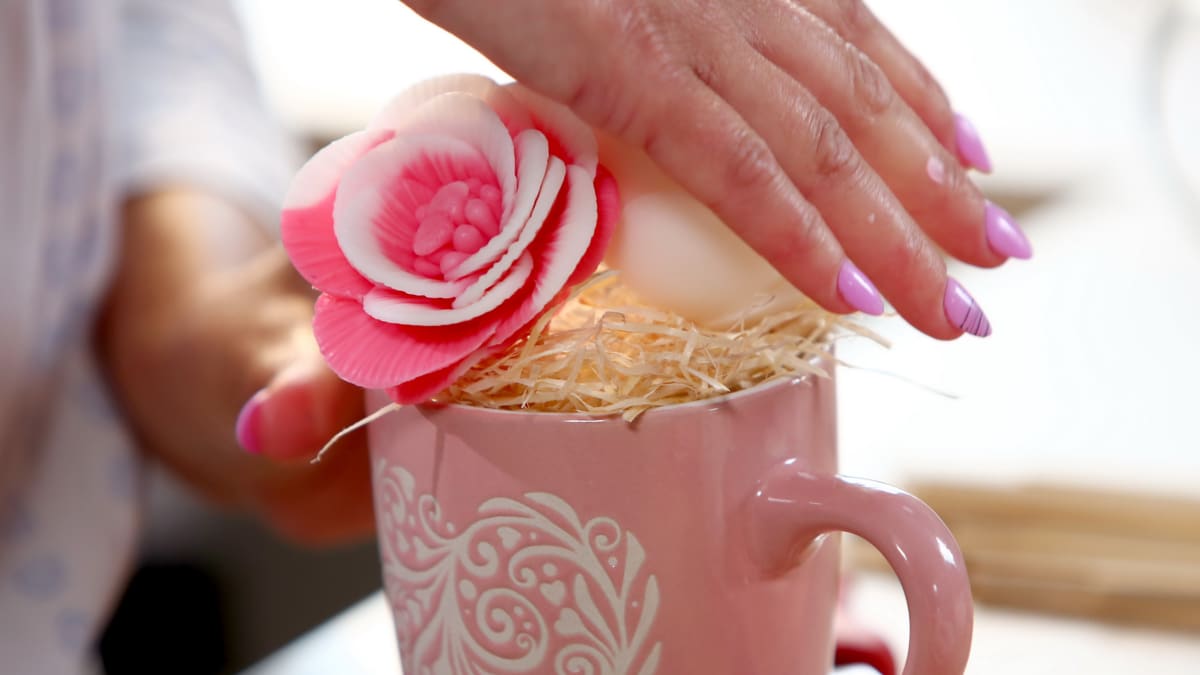 Pro ukotvení mýdlových dekorací použijte špejle