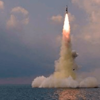 KLDR oznámila, že odpálila balistickou střelu z ponorky