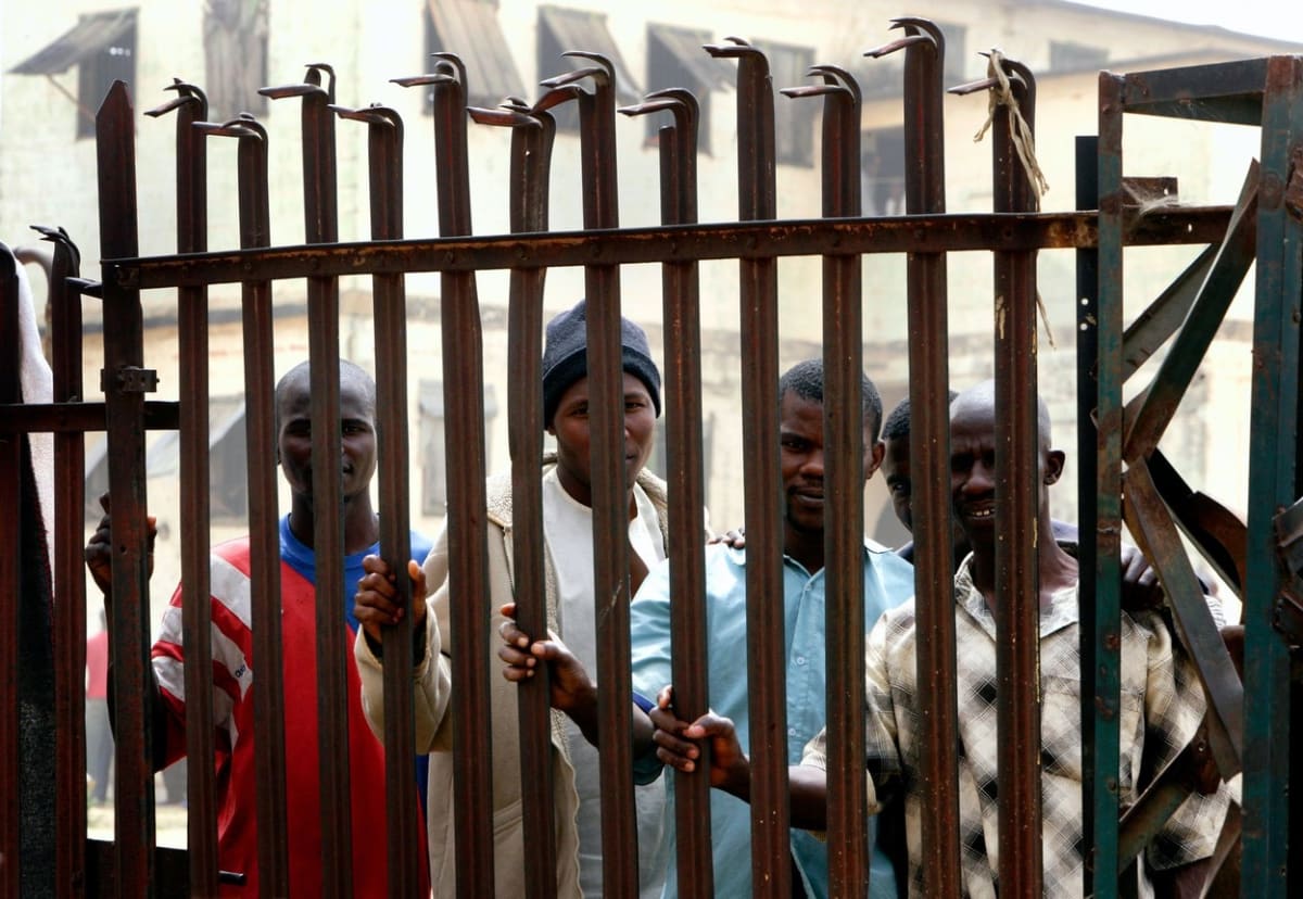 Ozbrojenci v nigerijském státě Oyo zaútočili na vězení a osvobodili přes 800 trestanců. (Ilustrační foto)