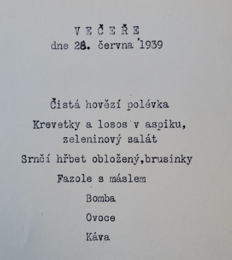 Jídelníček z prezidentské recepce Emila Háchy z roku 1939. (Zdroj Archiv KPR, reprofoto Ivan Motýl)