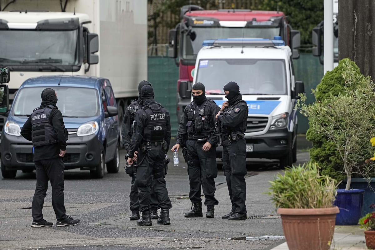 Německá policie zabránila ozbrojeným členům německé krajně pravicové skupiny v tom, aby blokovali migranty překračující hranice země s Polskem. (Ilustrační foto)