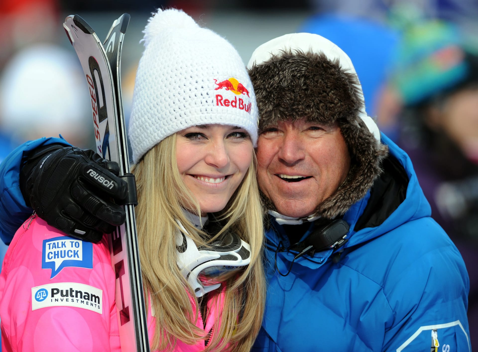 Před Ester Ledeckou dohlížel Robert Trenkwalder na kariéru olympijské vítězky ve sjezdu Američanky Lindsey Vonnové, se kterou pózuje po jejím 50. vítězství ve Světovém poháru v Garmisch-Partenkirchenu v únoru 2012.