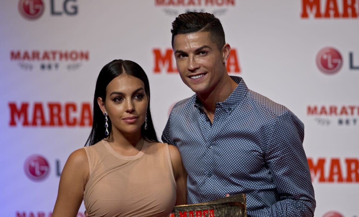 Cristiano Ronaldo s Georginou Rodríguezovou čekají dvojčata.