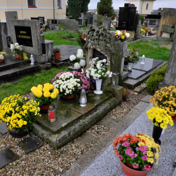Hřbitovní zloději jsou stále vynalézavější. Na co si dát před Dušičkami pozor? (ilustrační foto)