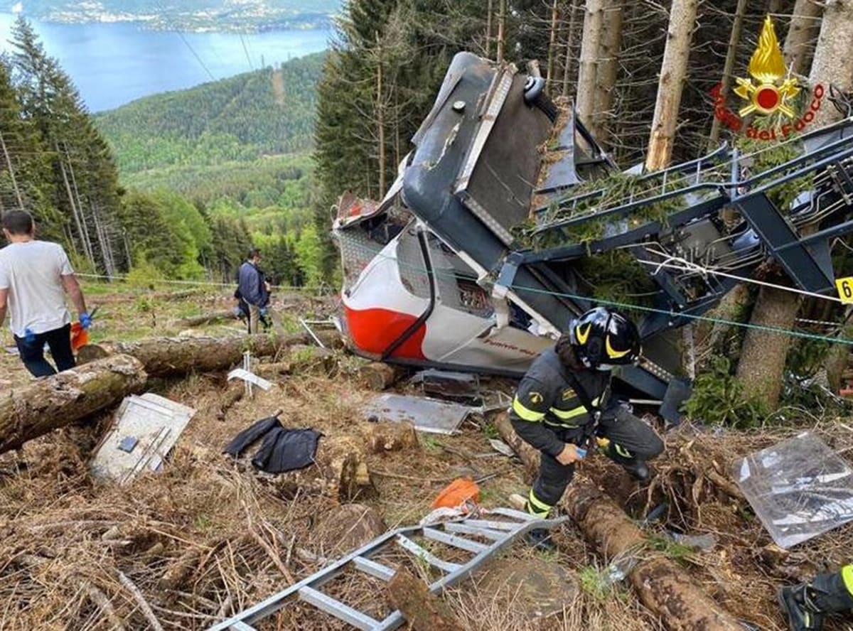 Loni v květnu spadla kabina lanovky v italském středisku Stresa Mottarone. Zahynulo 14 lidí.