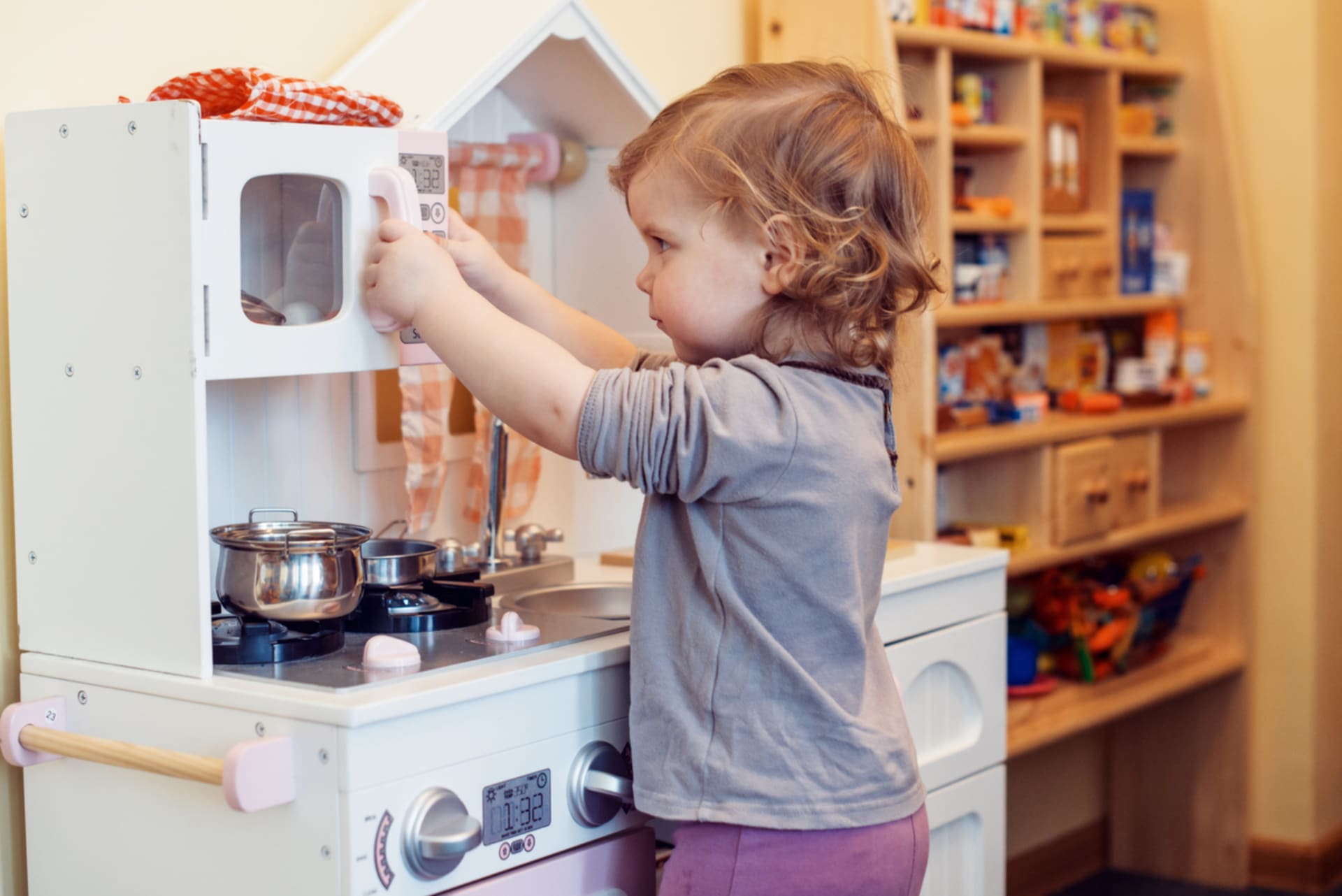 Skvělé nápady, jak vytvořit pro děti kuchyňku na hraní 1
