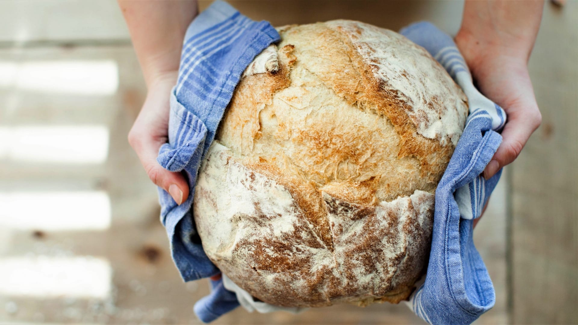 Upečte si chleba doma + 5 receptů na dobroty ze starého pečiva