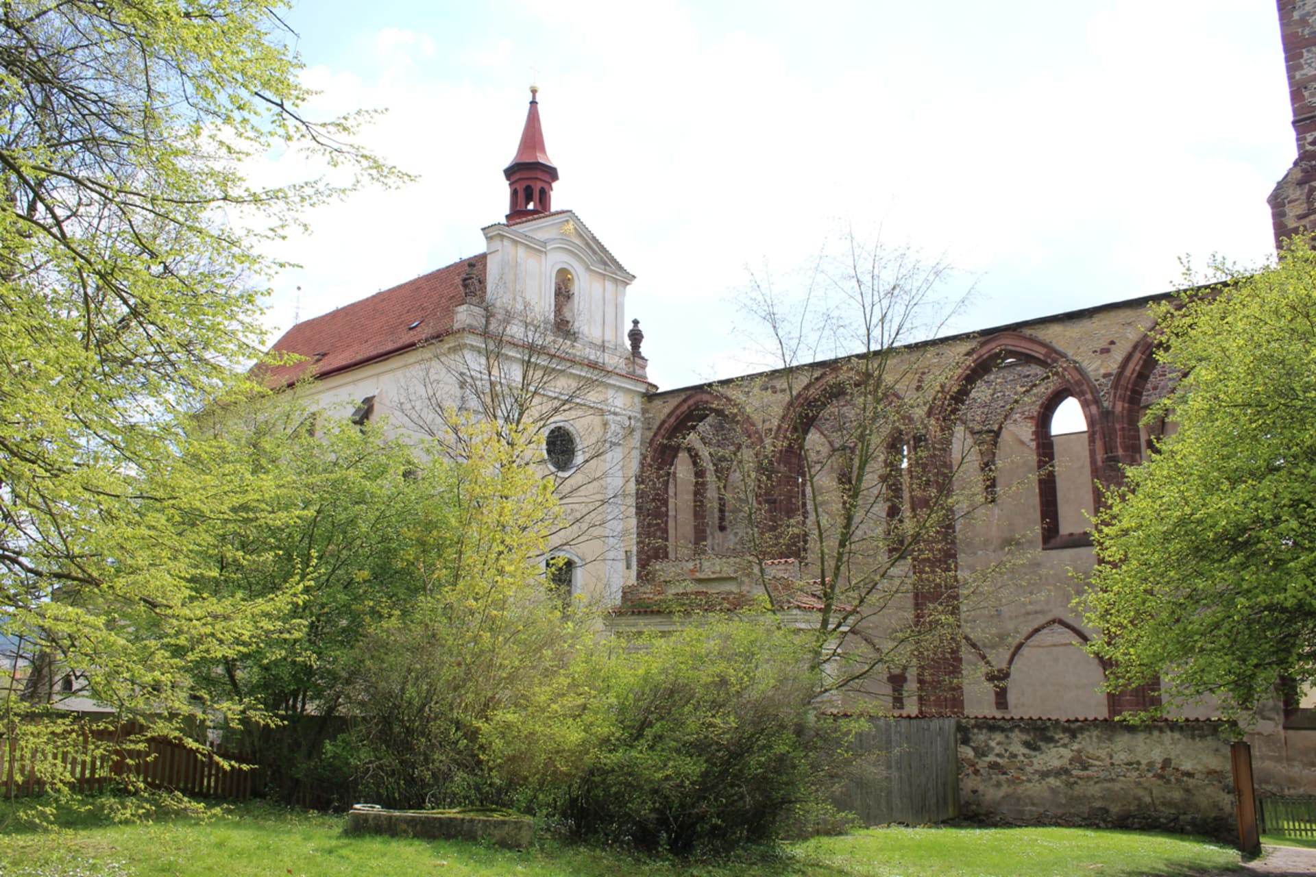 Sázavský klášter je perlou města.
