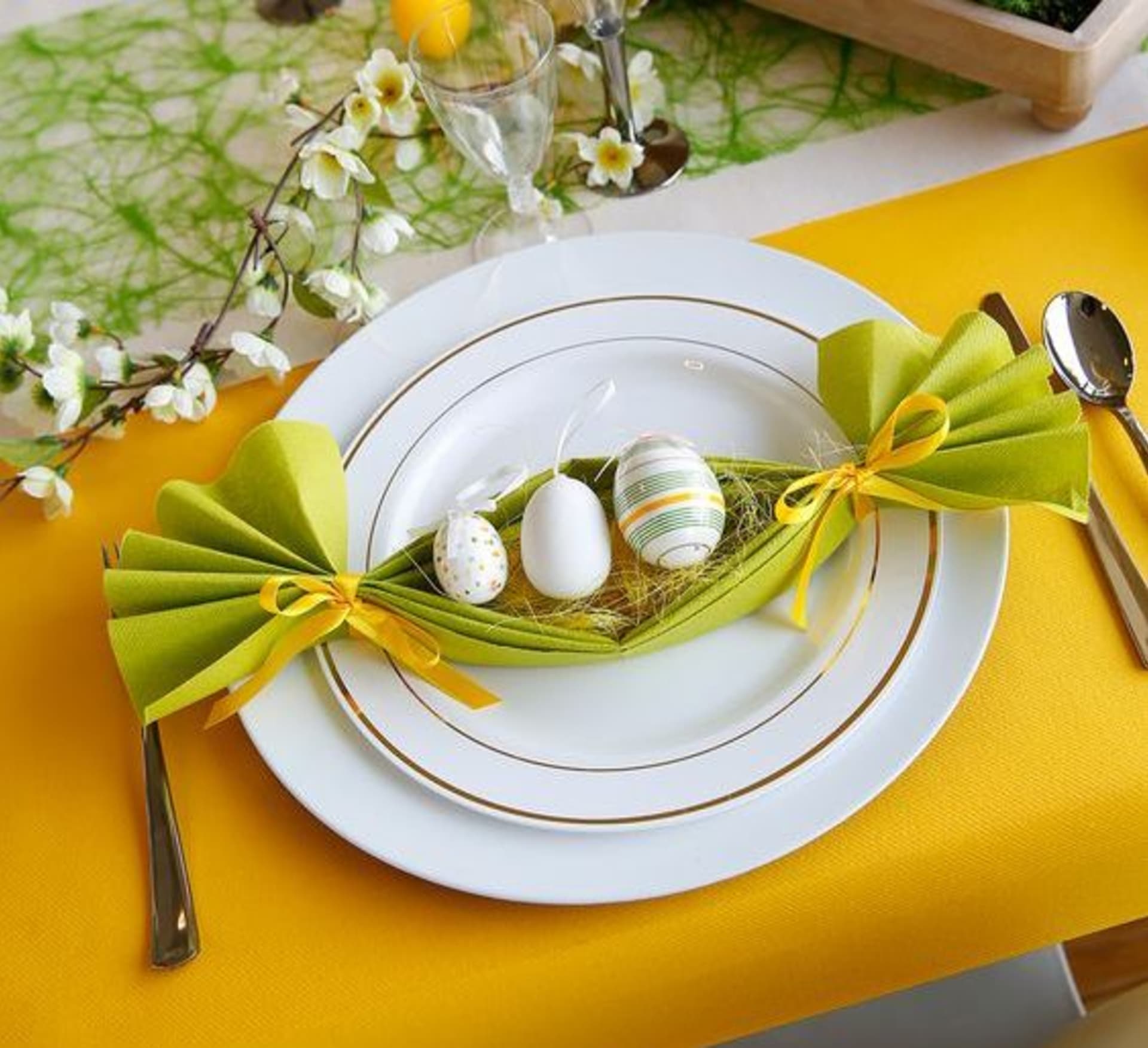 Nazdobený velikonoční stůl: Umíte poskládat zajíčka z ubrousku? 7