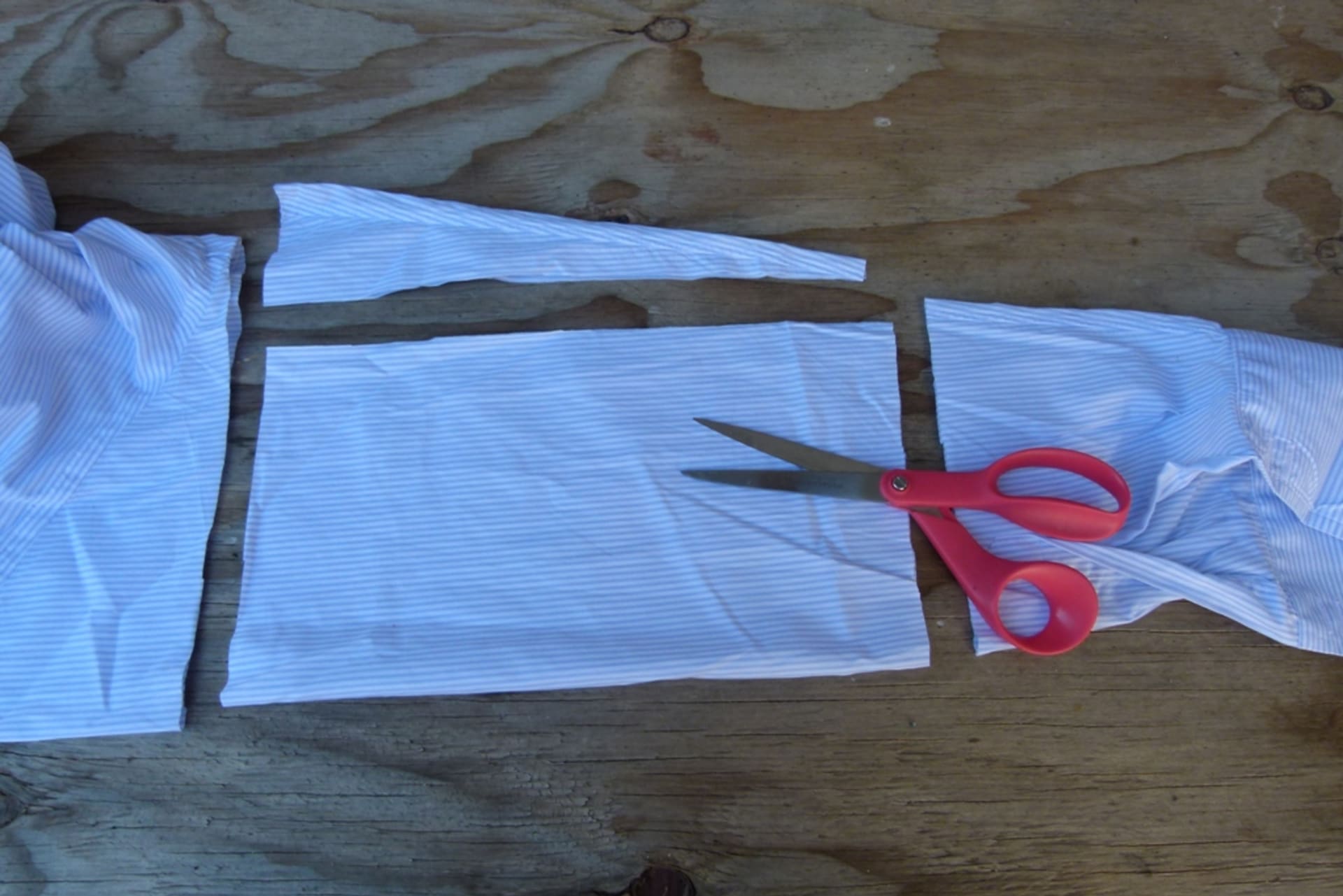 Vyšívaný sáček s levandulí ze staré pánské košile 2