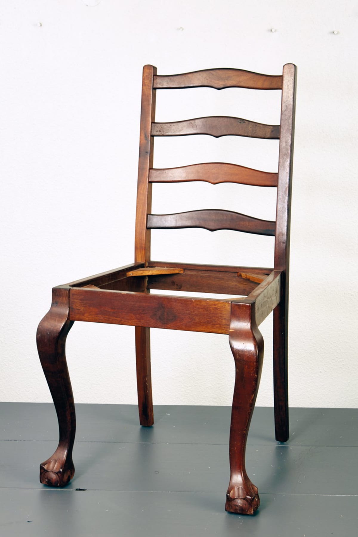 Výroba lavičky ze starých židlí - Obrázek 1