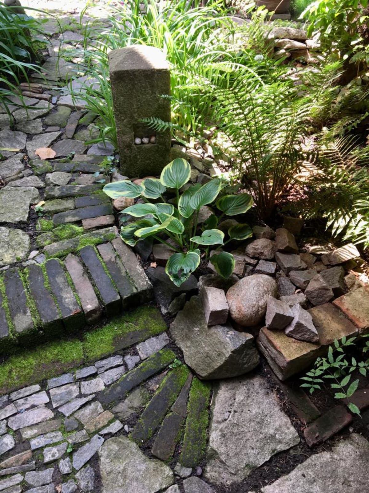 kameny v zahradě 1