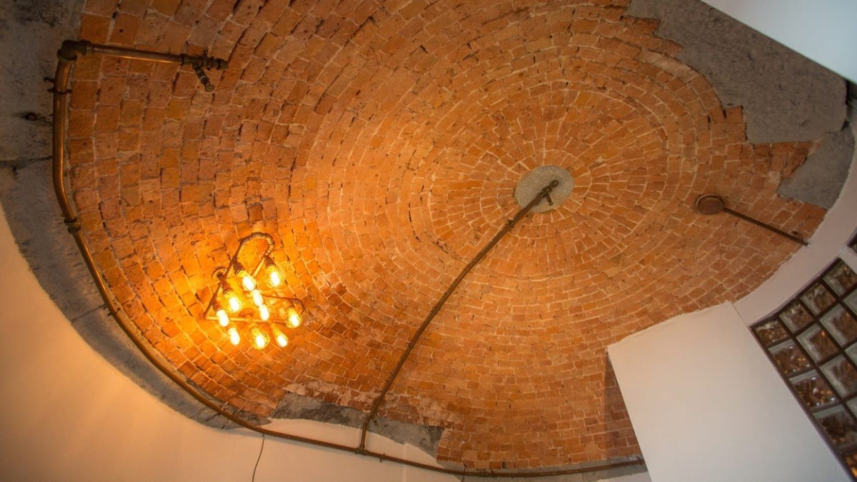 Původní strop stavby.