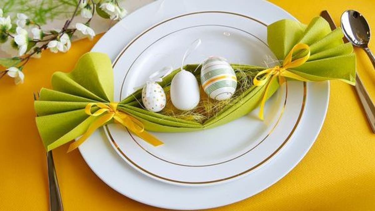 Nazdobený velikonoční stůl: Umíte poskládat zajíčka z ubrousku? 7