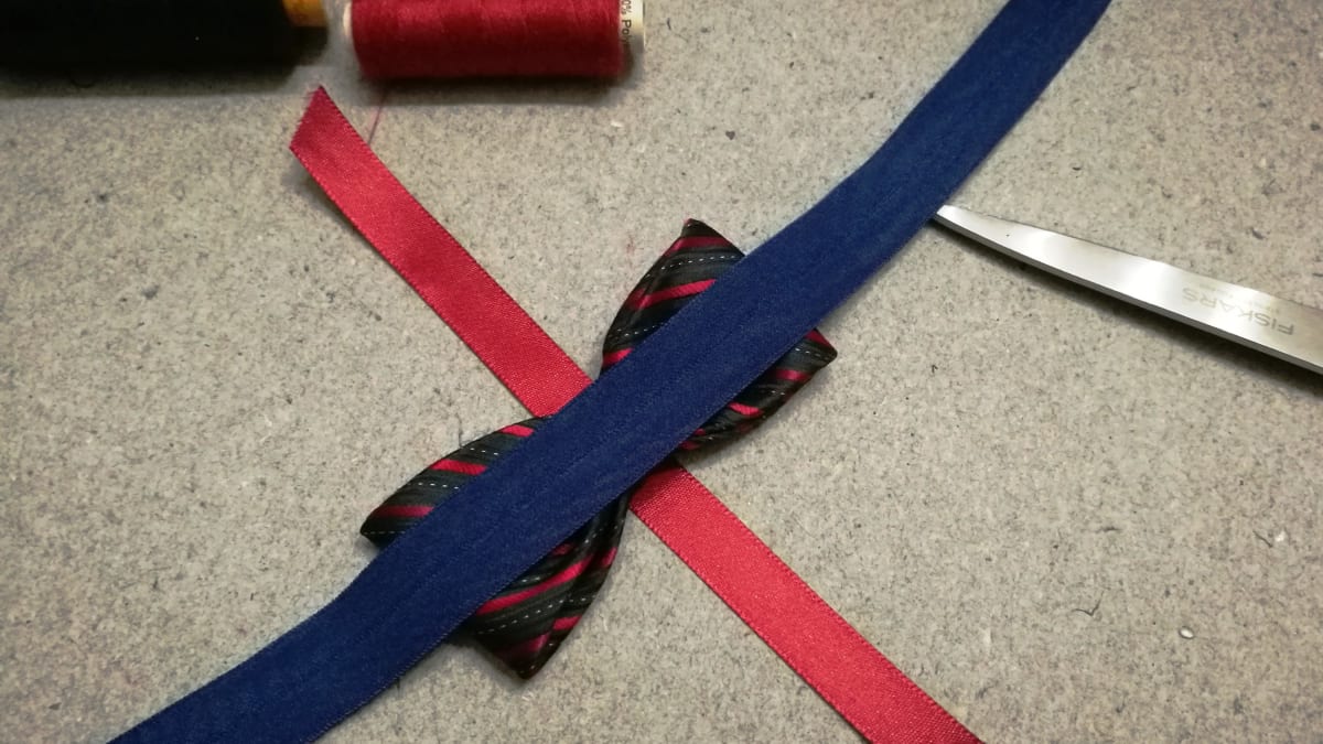 Čelenka nebo motýlek ze staré kravaty 5