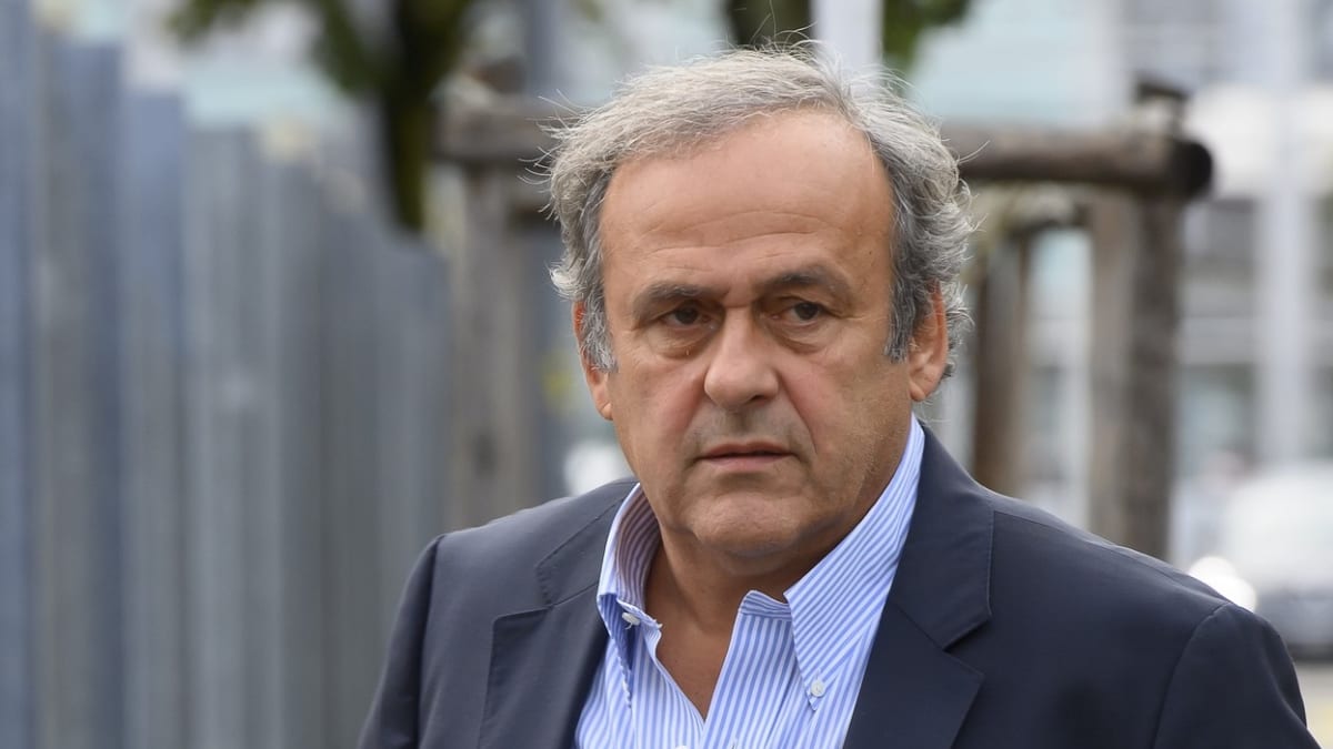 Michela Platiniho (na snímku) stejně jako Seppa Blattera čeká soud.
