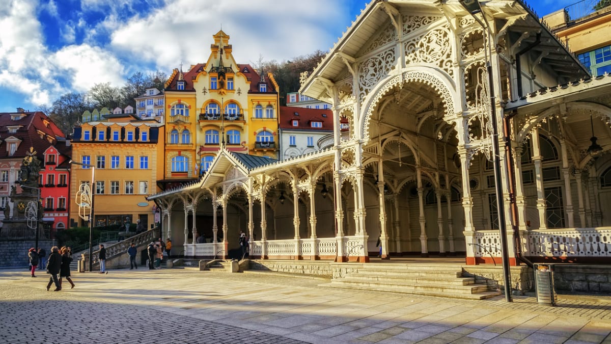 Karlovy Vary jsou stále lákovou turistickou destinací.