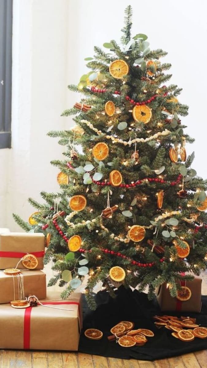 Ozdoby na stromeček ze sušených pomerančů