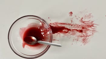 Jak vyrobit umělou krev na Halloween? Stačí 3 ingredience a výsledek je realistický 