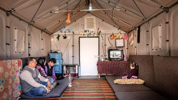Neuvěřitelně hravé domky pro uprchlíky vymyslela švédská nábytkářská firma. OSN už si jich objednalo 10 000