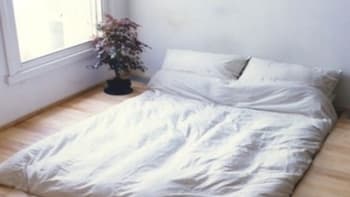 Ložnice bez postele? 15 fotek, které ukazují, jak jsou Japonci posedlí minimalismem