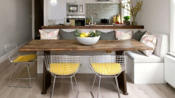 Designová klasika: 10 slavných jídelních židlí. Kterou si vyberete?