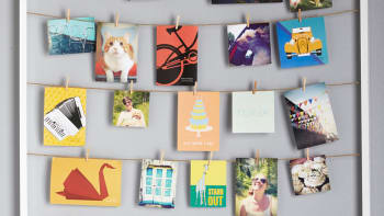 15 skvělých tipů, jak vystavit fotky na stěně